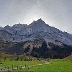 Exklusives Stall-loft Zum Pulverer - Naturdesign Hinter Historischen Mauern - Auszeit Für 2 Inmitten Des Isarwinkels Apartamento